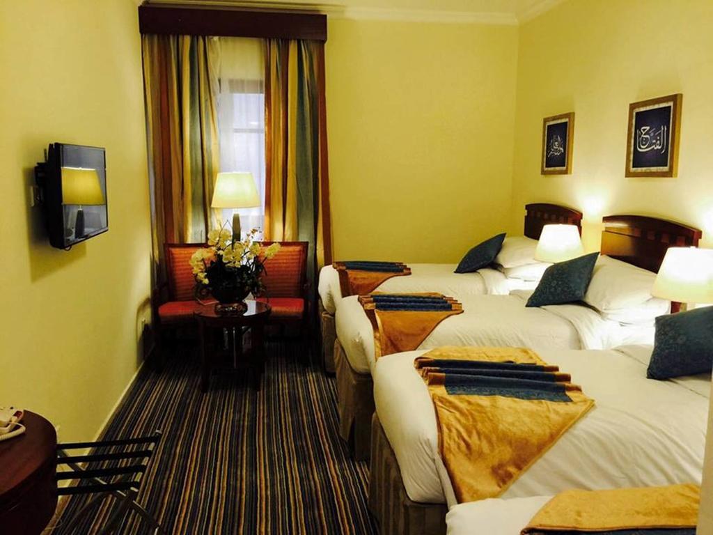 Al Eiman Al Qibla Hotel Медина Стая снимка